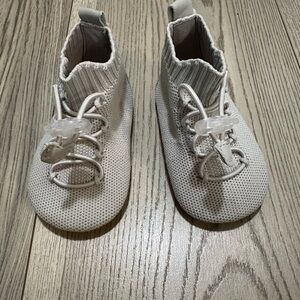Harts Park Boss Gray Baby Booties Size 0-6 Months